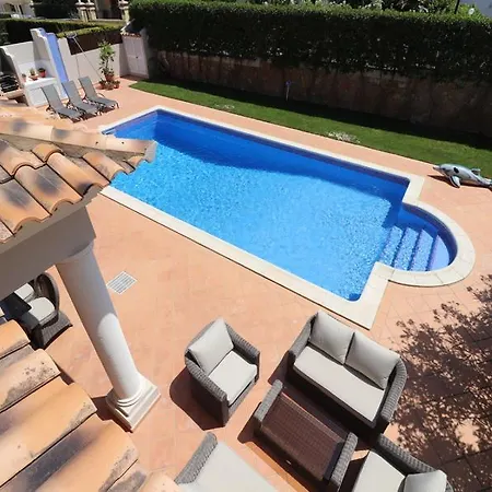 Вилла Vale Do Garrao Sleeps 8 With Pool Air Con And Wifi *