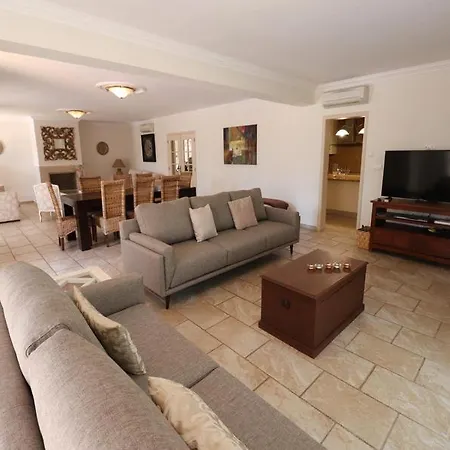 Vale Do Garrao Sleeps 8 With Pool Air Con And Wifi Вилла Кинта-до-Лаго