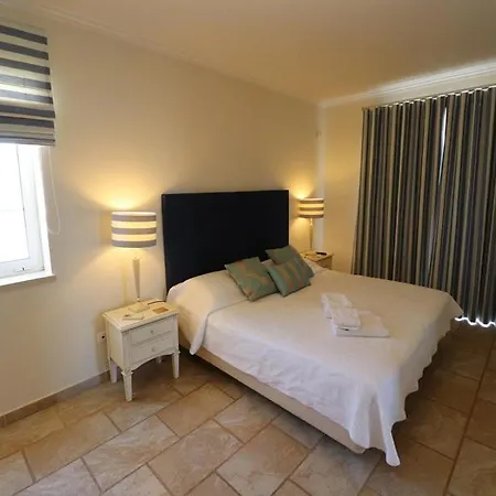 Вилла Vale Do Garrao Sleeps 8 With Pool Air Con And Wifi *