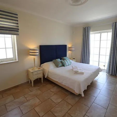 Vila Vale Do Garrao Sleeps 8 With Pool Air Con And Wifi