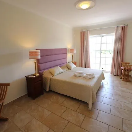 Villa Vale Do Garrao Sleeps 8 With Pool Air Con And Wifi